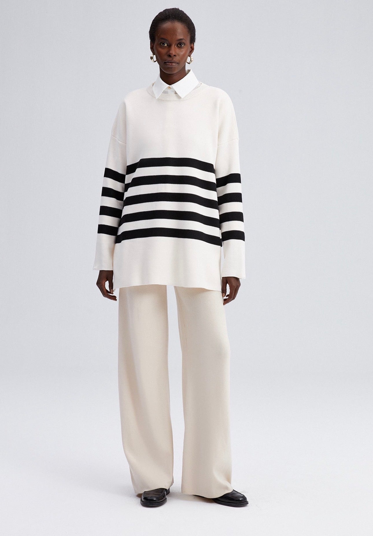 Touché Privé - Pull en maille a rayure - blanc et noir