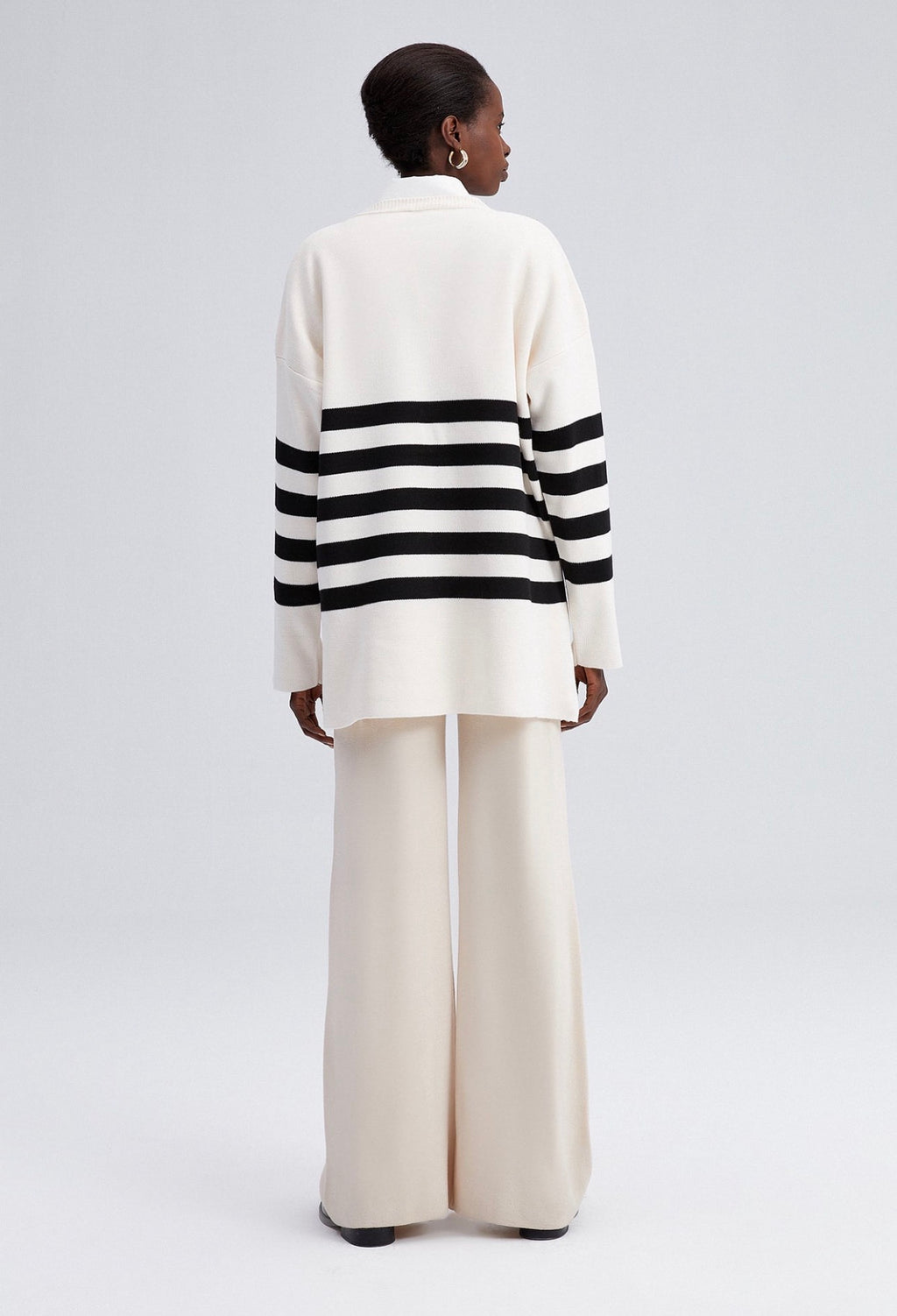 Touché Privé - Pull en maille a rayure - blanc et noir