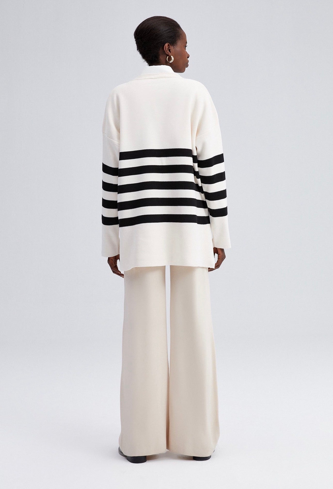 Touché Privé - Pull en maille a rayure - blanc et noir